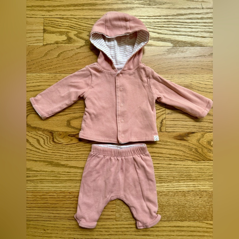 Carter’s tracksuit newborn